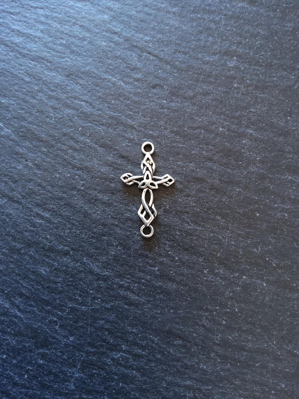 20 or 100 Celtic Knot Cross Connector Charms Antique Silver Tone Alloy 22x13mm
