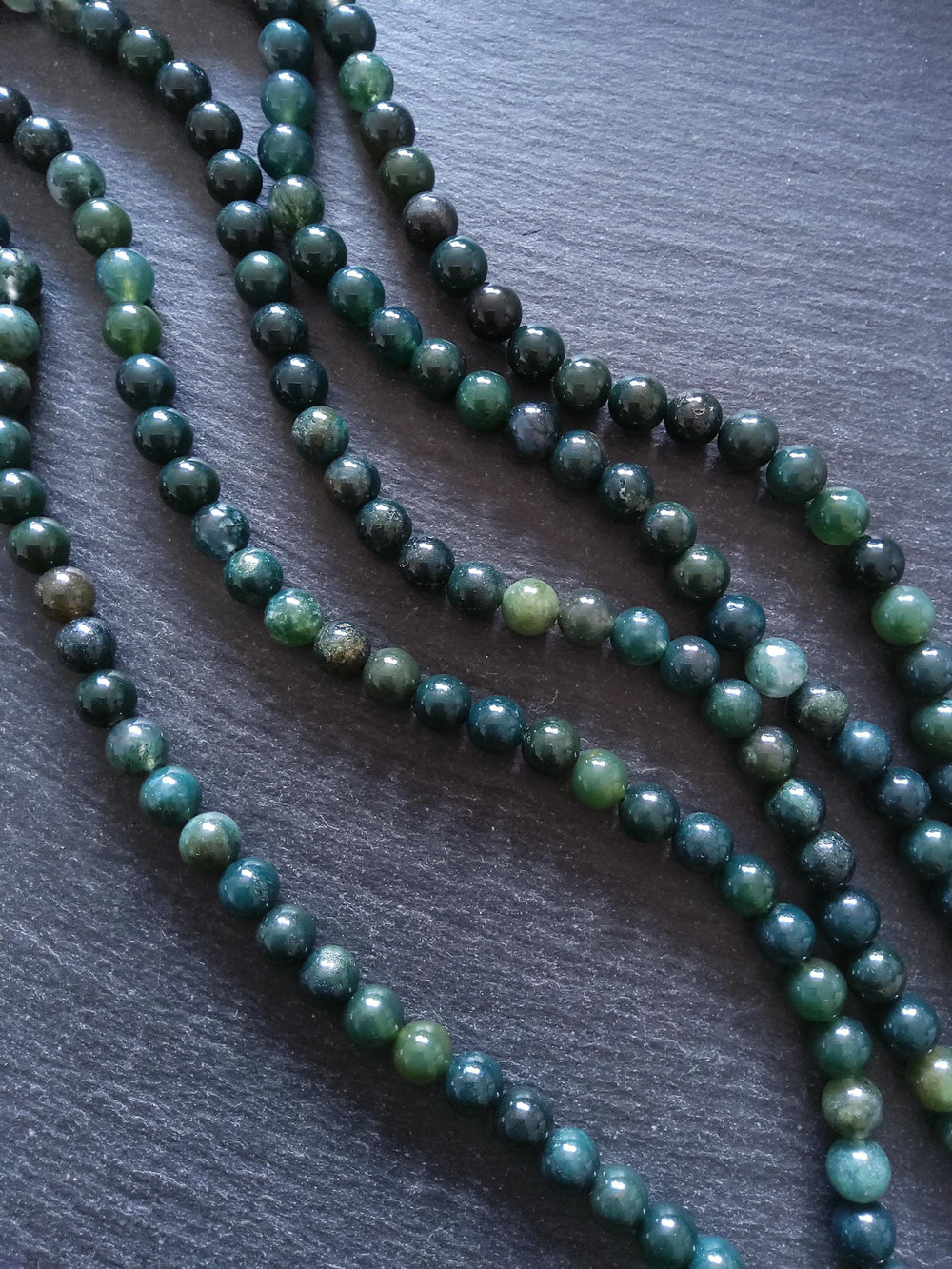 8.5mm Dark Green Moss Agate Natural Undyed Round Gemstone Beads. Full 15.7 inch Strand. Hole: 1mm