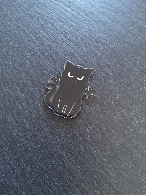 2 or 10 Winged Black Cat Charms White & Black Resin 37x33mm