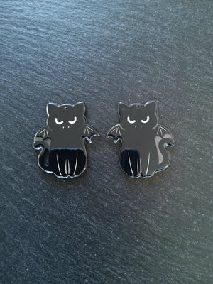 2 or 10 Winged Black Cat Charms White & Black Resin 37x33mm