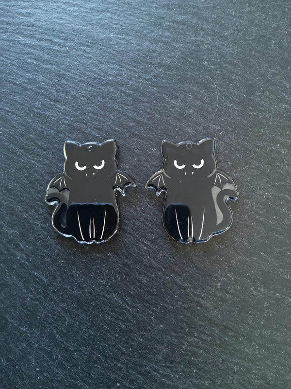 2 or 10 Winged Black Cat Charms White & Black Resin 37x33mm