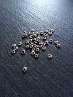 80 or 400 Silver Tone Alloy 5mm Spacer Beads Flat Round 5x1.5mm Hole: 1.4mm