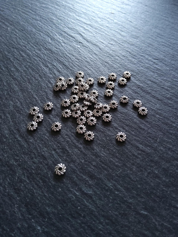 80 or 400 Silver Tone Alloy 5mm Spacer Beads Flat Round 5x1.5mm Hole: 1.4mm