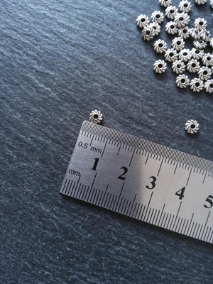 80 or 400 Silver Tone Alloy 5mm Spacer Beads Flat Round 5x1.5mm Hole: 1.4mm