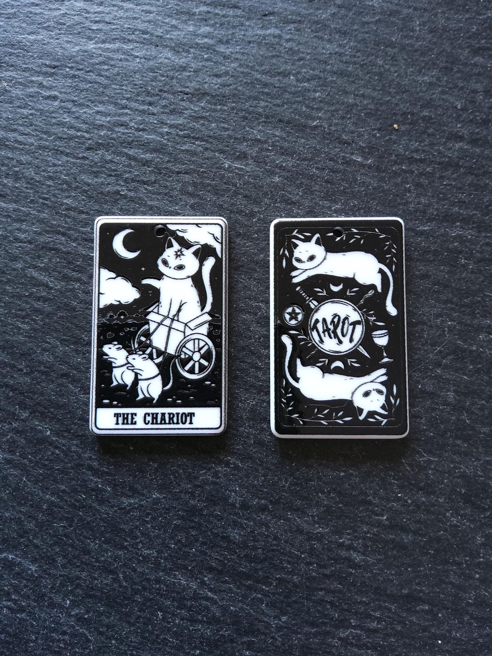 2 or 10 The Chariot Cat Tarot Card Charms White & Black Resin 38x23mm