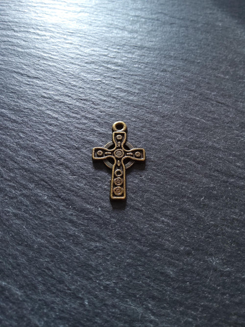 8 or 40 Celtic Cross Charms Antique Bronze Tone 26x16mm