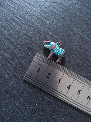 4 or 20 Antique Copper Tone Elephant Charms With Blue Patina 22x18x5mm