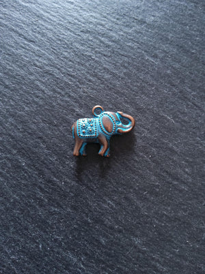 4 or 20 Antique Copper Tone Elephant Charms With Blue Patina 22x18x5mm