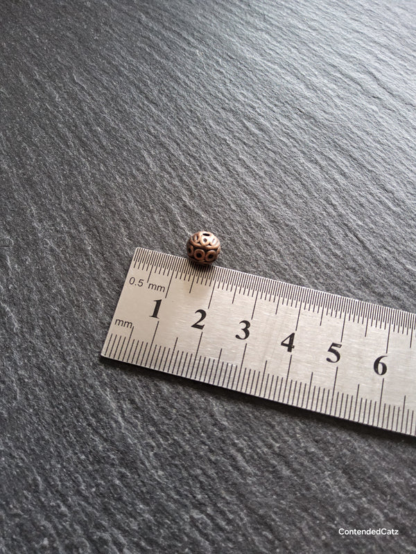 10 or 50 Antique Copper Tone 8mm Patterned Ball Beads Nickel FREE Hole: 1mm
