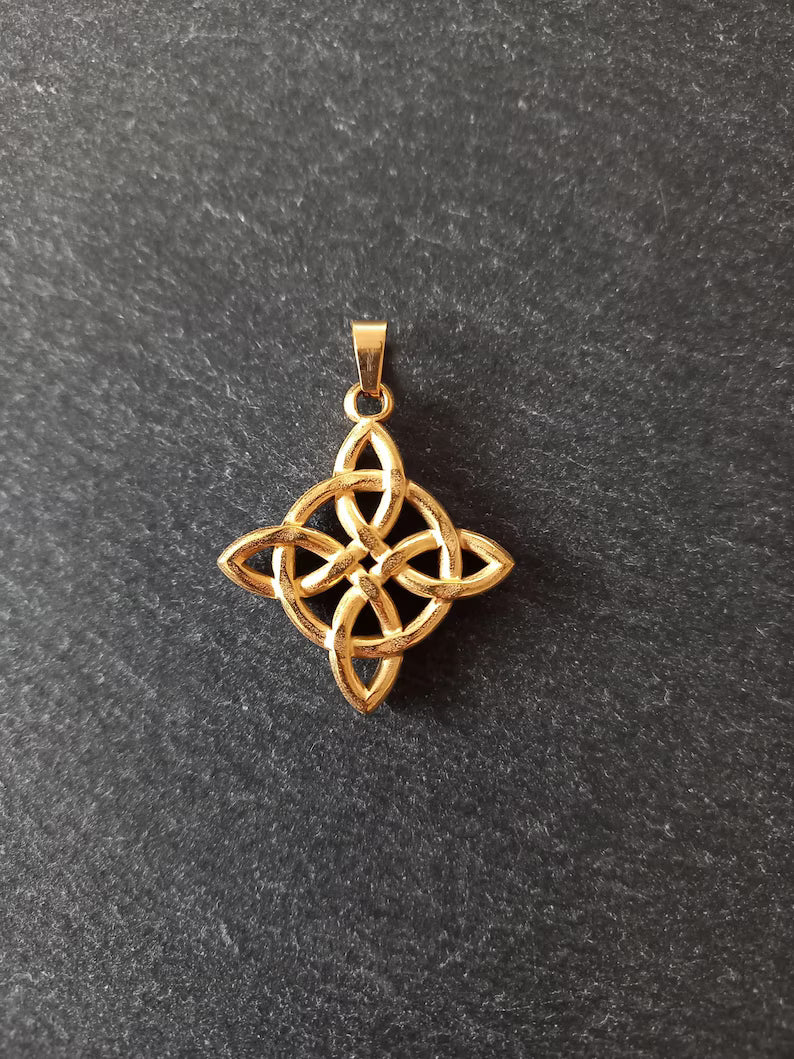 Gold Stainless Steel Chunky Witches Knot Pendant 34.5x30.5x5mm