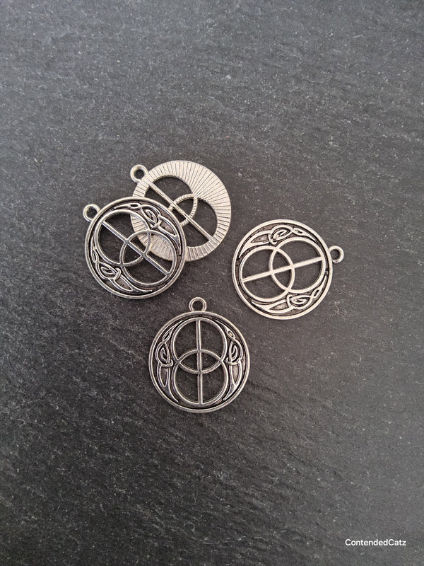 6 or 30 Chalice Well Charms Antique Silver Tone Round 35x30mm