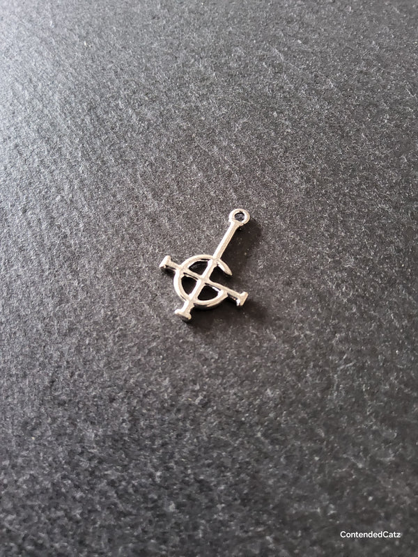 4 or 20 Inverted Cross Charms Antique Silver Tone 27x18mm