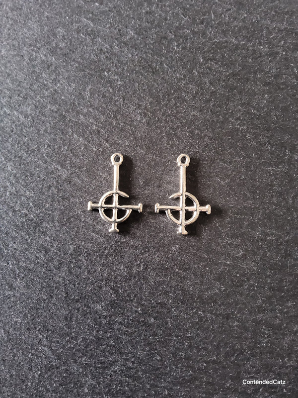 4 or 20 Inverted Cross Charms Antique Silver Tone 27x18mm