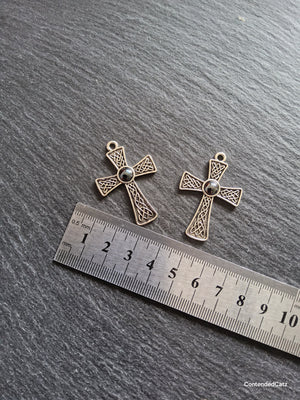 4 or 20 Celtic Knot Cross Pendant Antique Silver Tone with Hematite Cabochon 40x27mm