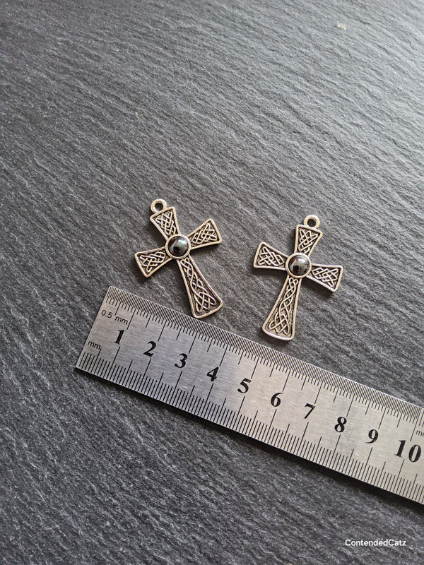 4 or 20 Celtic Knot Cross Pendant Antique Silver Tone with Hematite Cabochon 40x27mm