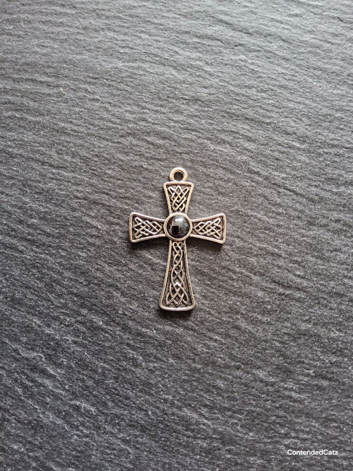 4 or 20 Celtic Knot Cross Pendant Antique Silver Tone with Hematite Cabochon 40x27mm