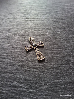 4 or 20 Celtic Knot Cross Pendant Antique Silver Tone with Hematite Cabochon 40x27mm