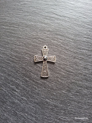 4 or 20 Celtic Knot Cross Pendant Antique Silver Tone with Hematite Cabochon 40x27mm