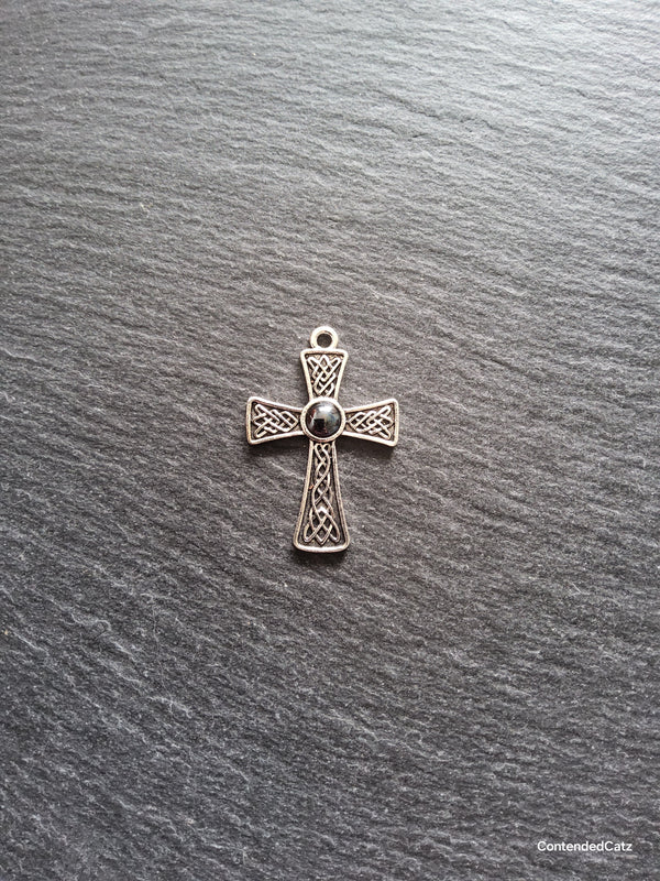 4 or 20 Celtic Knot Cross Pendant Antique Silver Tone with Hematite Cabochon 40x27mm
