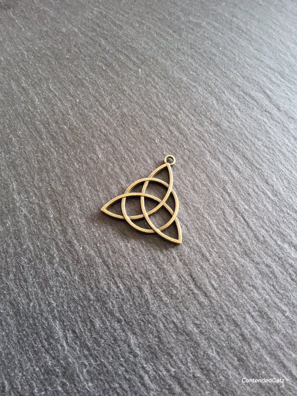 6 or 30 Large Triquetra Celtic Knot Charms Antique Bronze Tone Alloy 30x29x2mm Nickel FREE