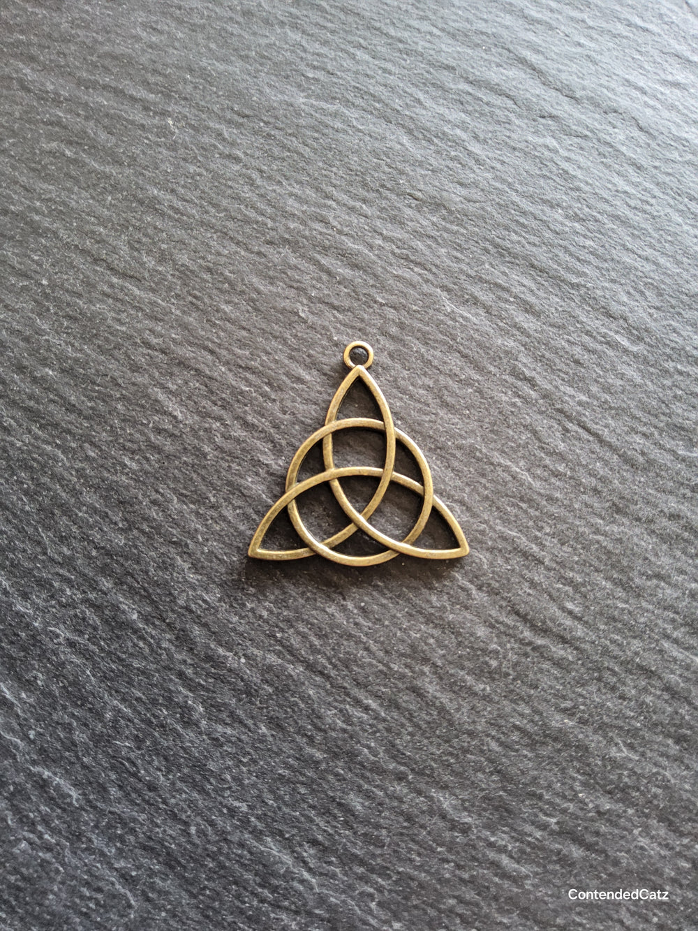 6 or 30 Large Triquetra Celtic Knot Charms Antique Bronze Tone Alloy 30x29x2mm Nickel FREE