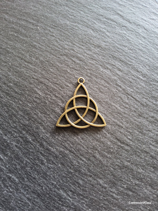 6 or 30 Large Triquetra Celtic Knot Charms Antique Bronze Tone Alloy 30x29x2mm Nickel FREE