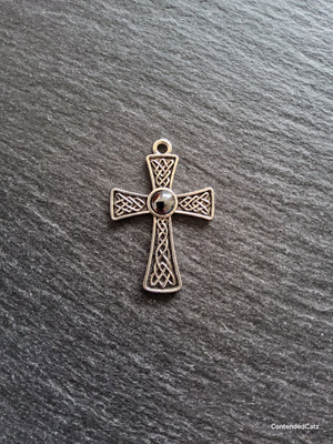 4 or 20 Celtic Knot Cross Pendant Antique Silver Tone with Hematite Cabochon 40x27mm