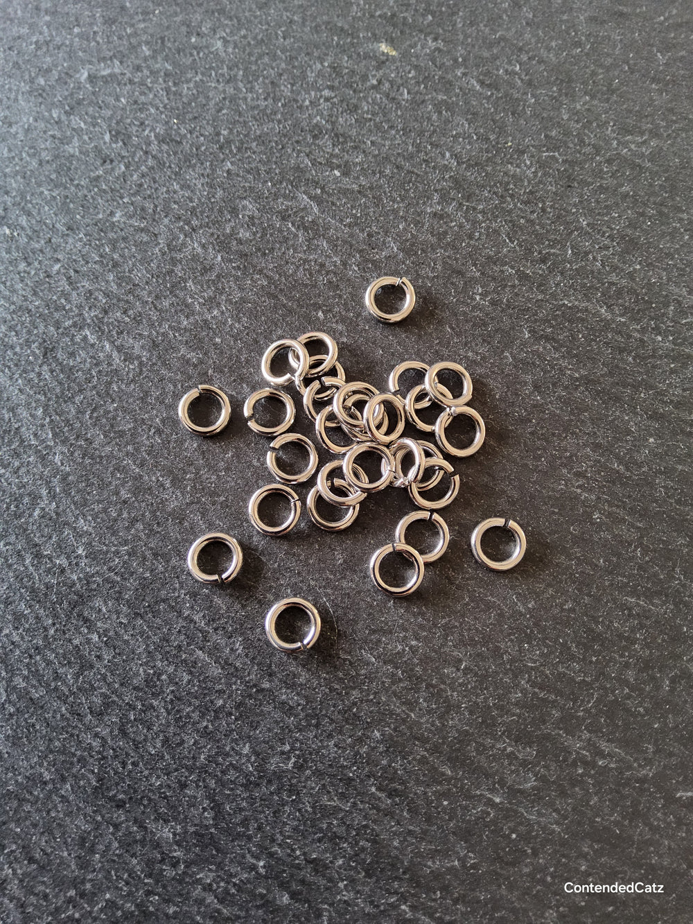 40 or 200 Stainless Steel 8mm Jump Rings 1.5mm (15 gauge) Hole: 5mm