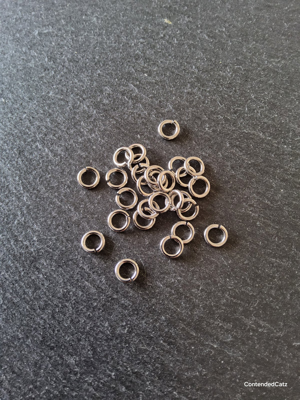 40 or 200 Stainless Steel 8mm Jump Rings 1.5mm (15 gauge) Hole: 5mm