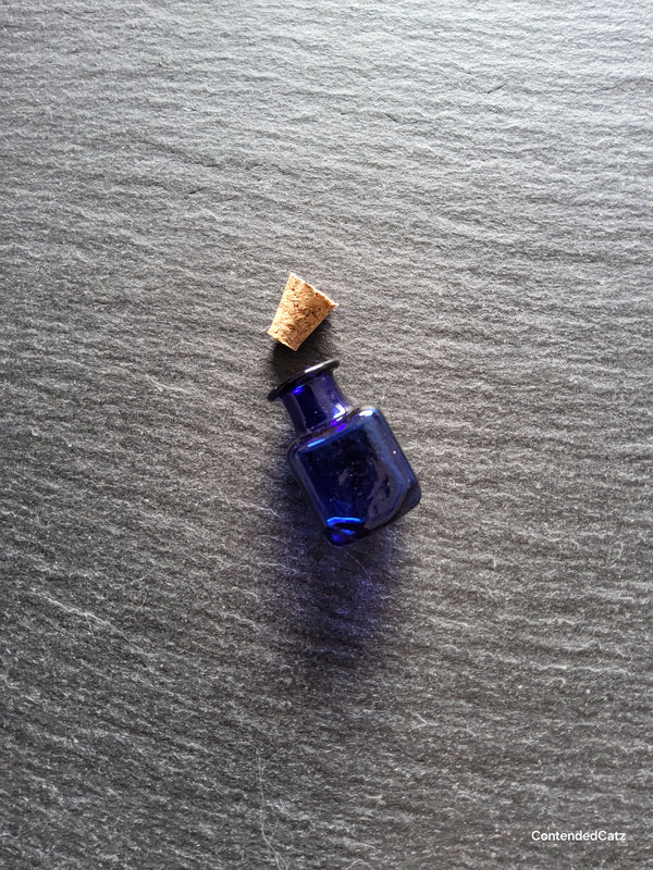 2 or 10 Little Glass Square Bottles Cobalt Blue with Cork Stopper Size 14x14x23mm