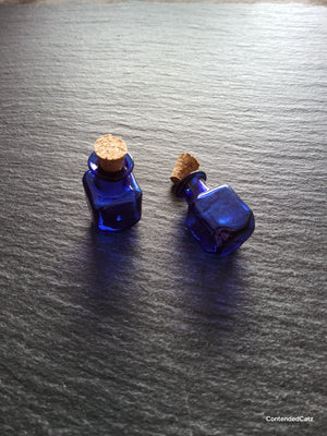 2 or 10 Little Glass Square Bottles Cobalt Blue with Cork Stopper Size 14x14x23mm