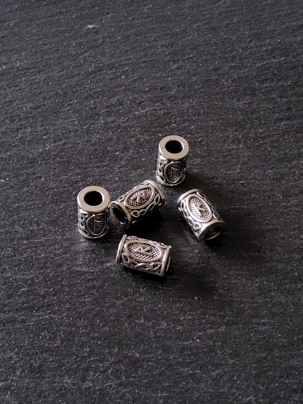 6 or 30 Raidho ᚱ Rune Beads Elder Futhark Antique Silver Tone 13x8mm Hole: 4.7mm