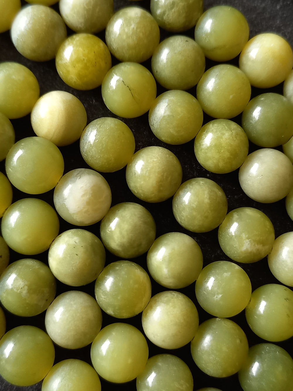 8.2mm Green Taiwan Jade Round Gemstone Beads Full 15.5 inch Strand Hole: 1mm