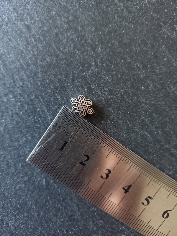 20 or 100 Celtic Knot Shaped 10mm Beads Antique Silver Alloy 10x7x4mm