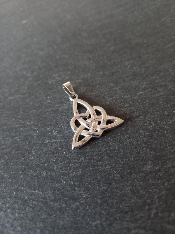 1 or 5 Celtic Trinity Love Knot Pendants Stainless Steel 27x25x3mm