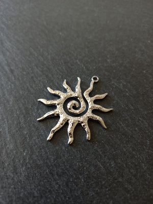 Stainless Steel Swirl Sun Pendant 41x34x2mm Hole: 1.5mm