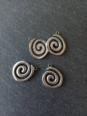 1 or 5 Round Swirl Charms Stainless Steel 23x19.5x2mm