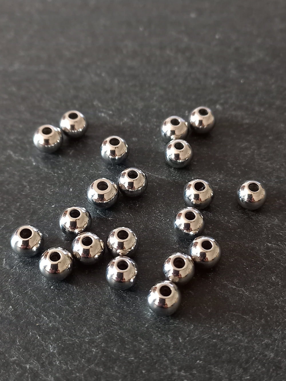 20 or 100 Stainless Steel 5mm Solid Smooth Round Spacer Beads 5x4mm Hole: 1.3mm