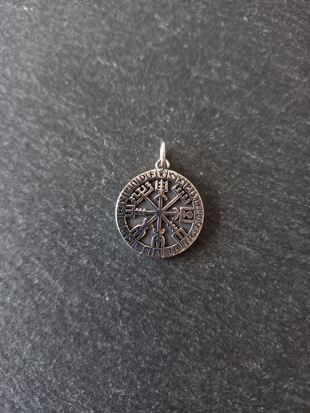 Vegvísir Wayfinder Compass Charm Stainless Steel 22x18.5x1.4mm