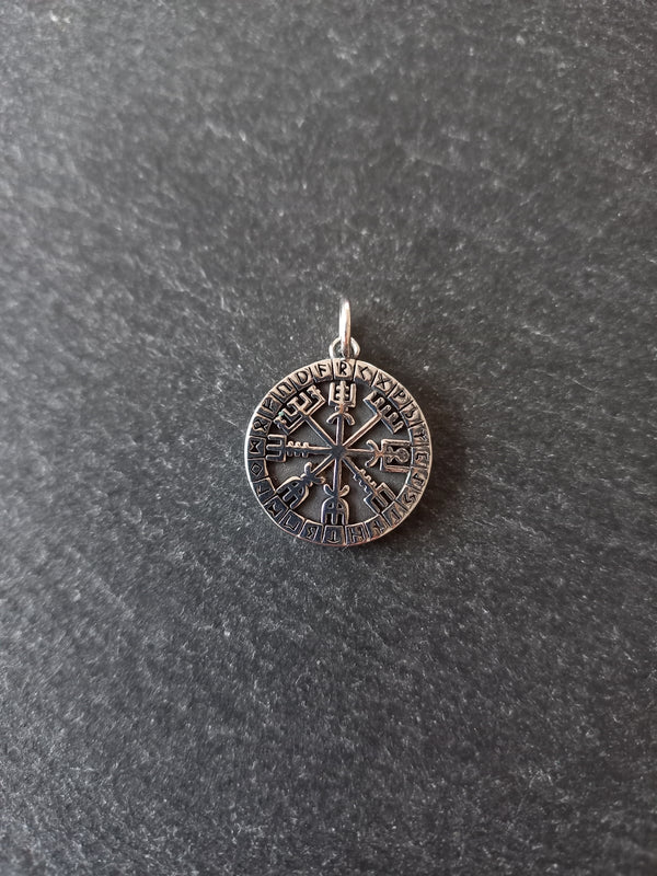 Vegvísir Wayfinder Compass Charm Stainless Steel 22x18.5x1.4mm