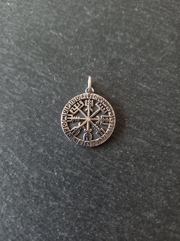 Vegvísir Wayfinder Compass Charm Stainless Steel 22x18.5x1.4mm