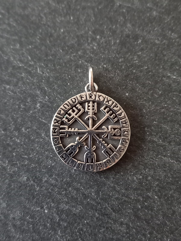 Vegvísir Wayfinder Compass Charm Stainless Steel 22x18.5x1.4mm