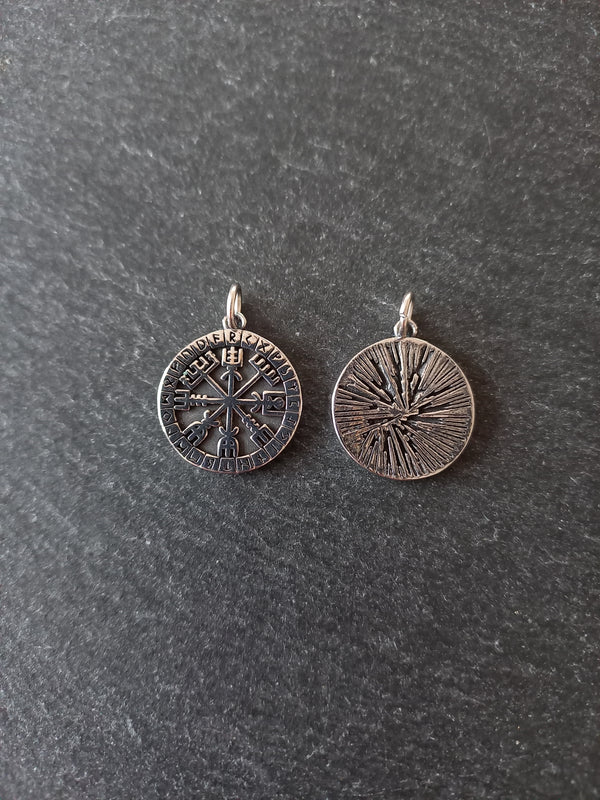 Vegvísir Wayfinder Compass Charm Stainless Steel 22x18.5x1.4mm