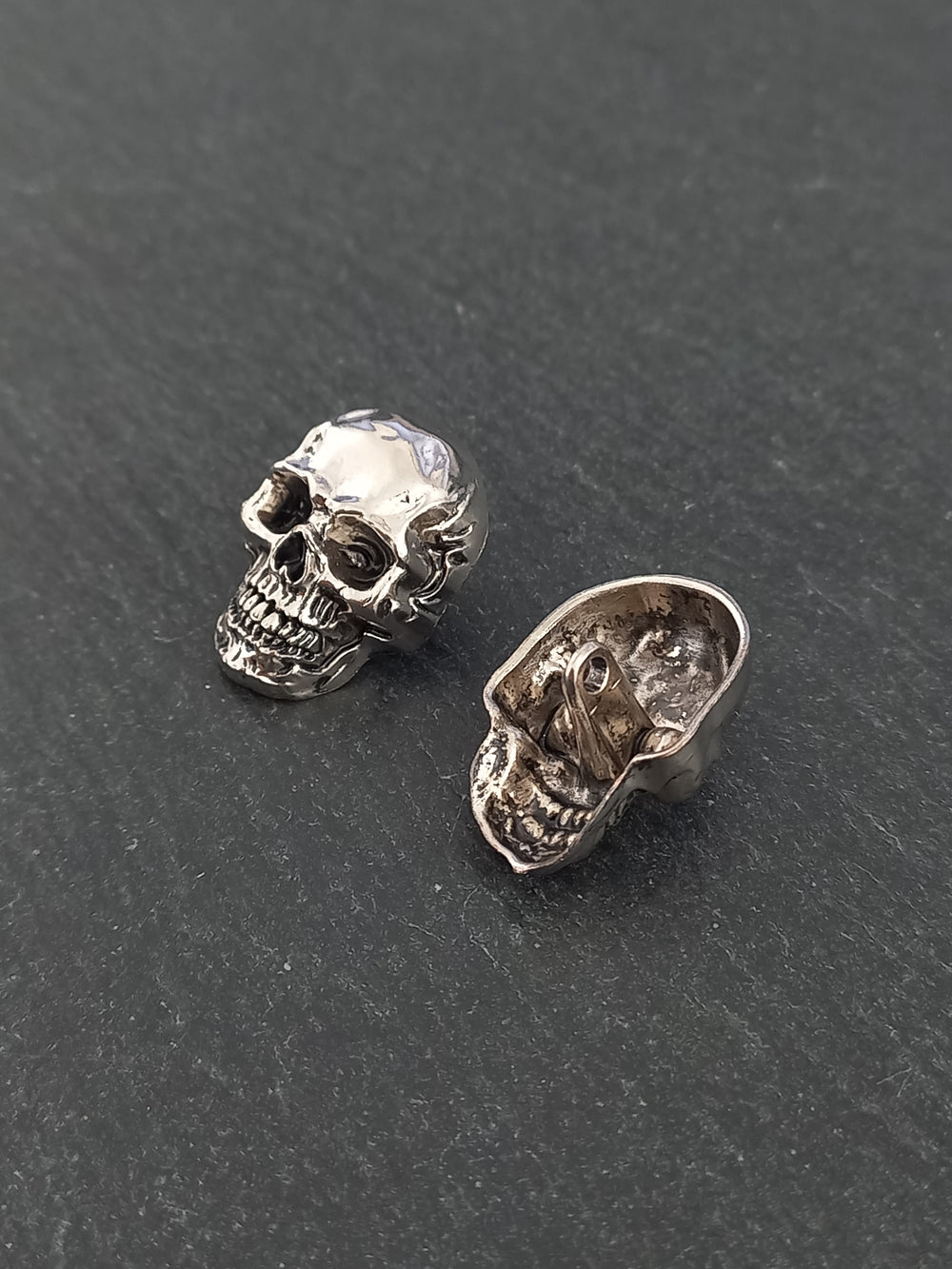 2 or 10 Skull Silver Tone Metal Alloy Shank Buttons 25x18mm Fasteners