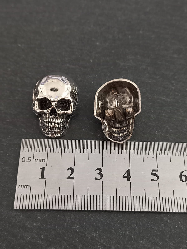 2 or 10 Skull Silver Tone Metal Alloy Shank Buttons 25x18mm Fasteners