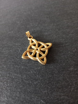 Gold Stainless Steel Chunky Witches Knot Pendant 34.5x30.5x5mm