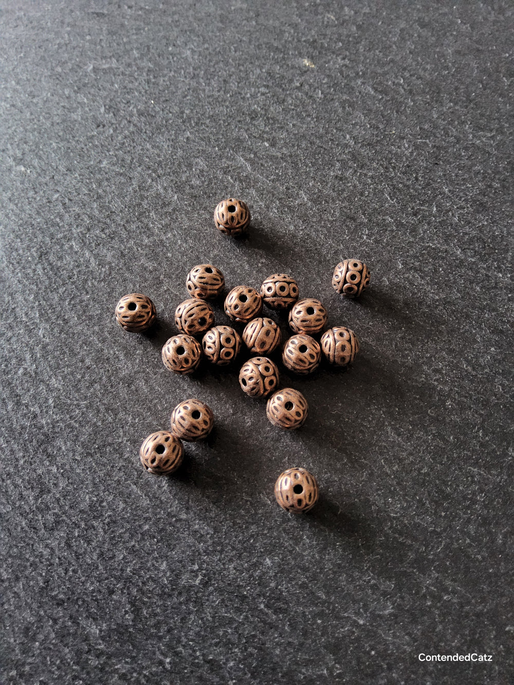 10 or 50 Antique Copper Tone 8mm Patterned Ball Beads Nickel FREE Hole: 1mm