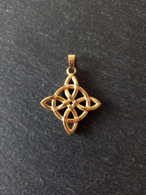 Gold Stainless Steel Chunky Witches Knot Pendant 34.5x30.5x5mm