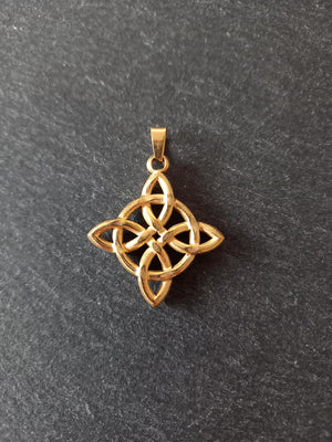 Gold Stainless Steel Chunky Witches Knot Pendant 34.5x30.5x5mm