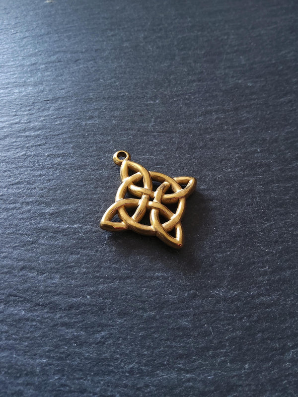 Gold Stainless Steel Chunky Witches Knot Pendant 34.5x30.5x5mm - ContentedCatz